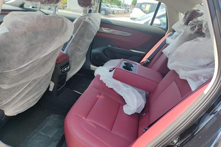 Used Hongqi H5 2026 Model 1.5T DCT Qi Yun Pro Edition Left Rear Seat