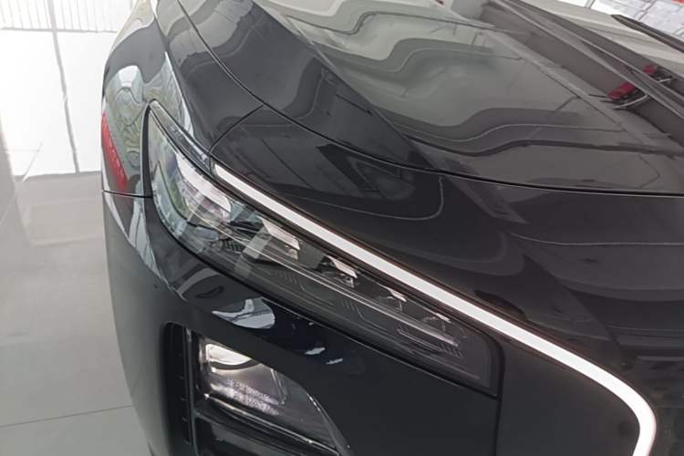 Used Hongqi H5 2026 Model 1.5T DCT Xuan Ying Pro Edition Right Front Headlight