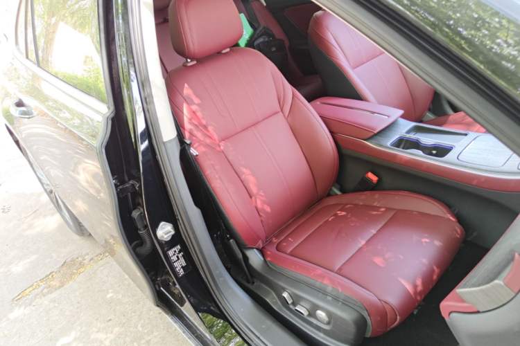 Used Hongqi H5 2026 Model 2.0T Automatic Qi Ling Pro Edition Right Front Seat
