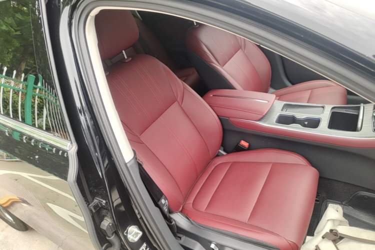 Used Hongqi H5 2026 Model 2.0T Automatic Qi Ling Pro Edition Right Front Seat