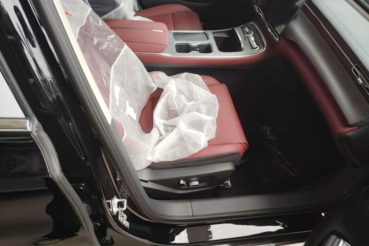 Used Hongqi H5 2026 Model 2.0T Automatic Qi Chang Pro Edition Right Front Seat
