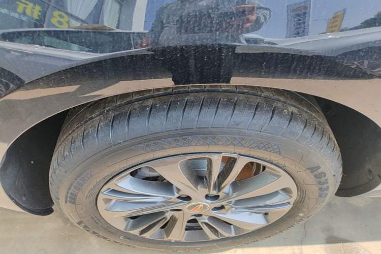 Used Hongqi H5 2026 Model 1.5T DCT Qi Yun Pro Edition Right Rear Wheel Hub