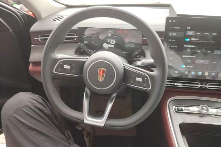 Used Hongqi H5 2026 Model 2.0T Automatic Qi Chang Pro Edition Steering Wheel