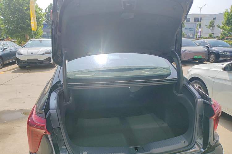 Used Hongqi H5 2026 Model 1.5T DCT Qi Yun Pro Edition Trunk