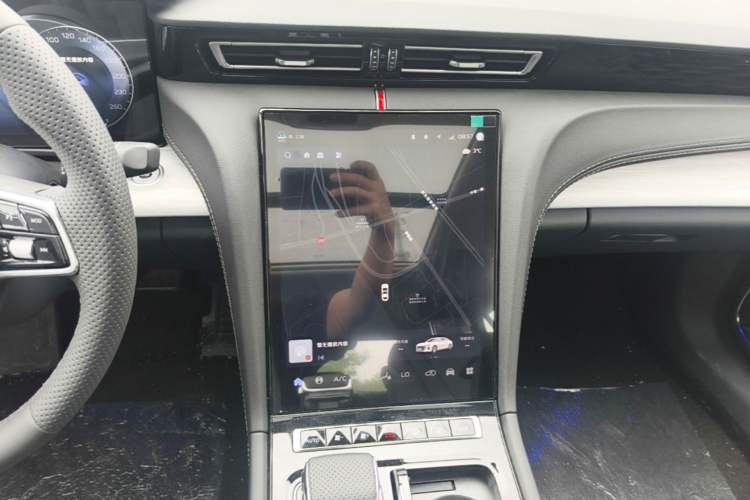 Used Hongqi H5 PHEV 2025 170 Super Hybrid Version Audio And AC Panel