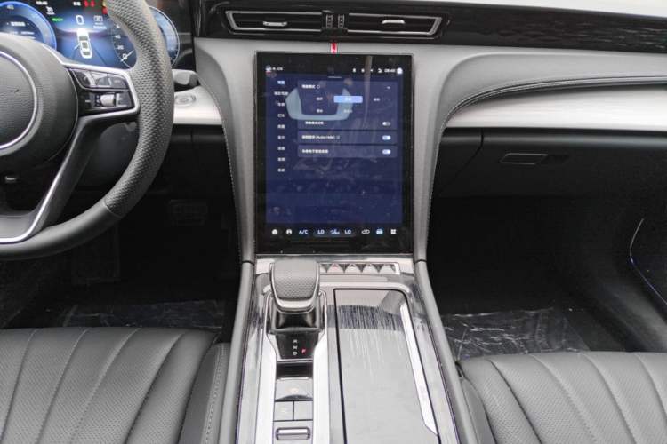 Used Hongqi H5 PHEV 2025 130 Super Hybrid Version Audio And AC Panel