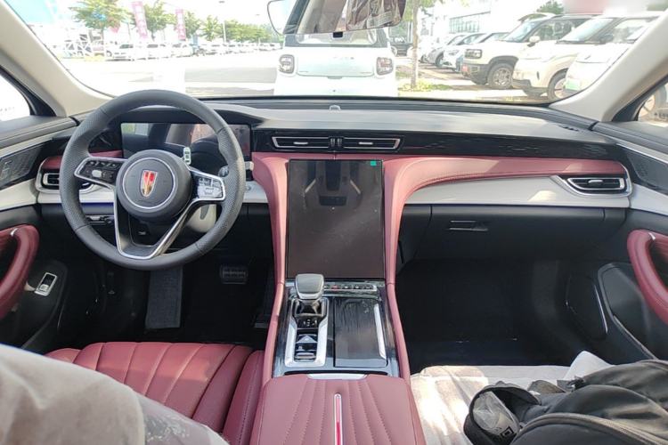 Used Hongqi H5 PHEV 2025 170 Super Hybrid Version Center Console