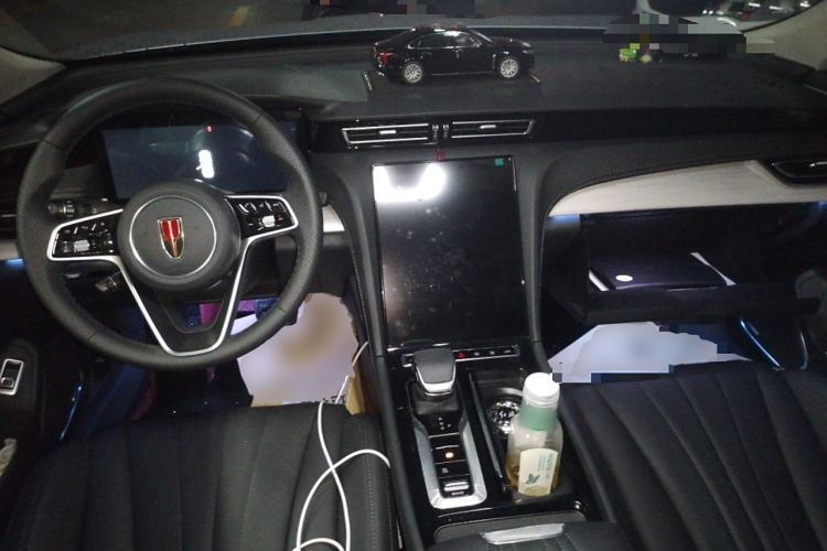 Used Hongqi H5 PHEV 2025 170 Super Hybrid Version Center Console