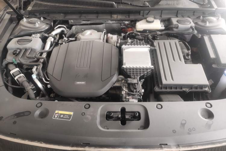 Used Hongqi H5 PHEV 2025 170 Super Hybrid Version Engine Bay