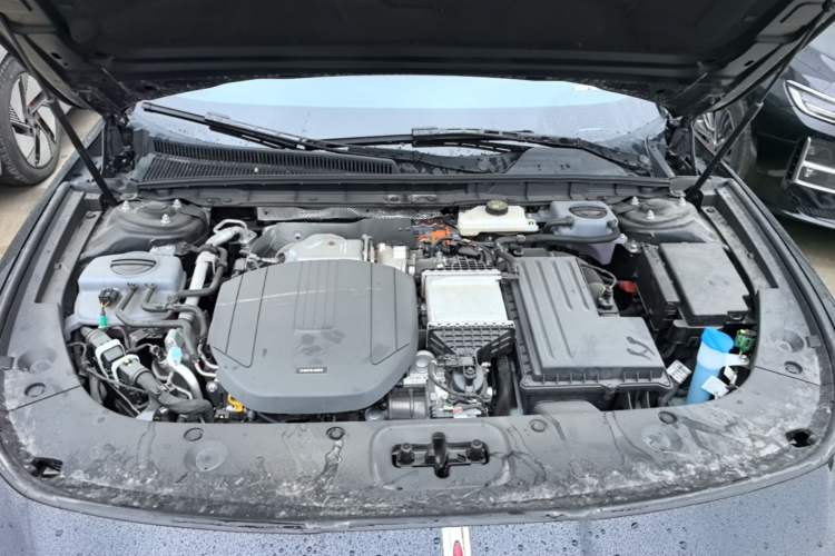 Used Hongqi H5 PHEV 2025 130 Super Hybrid Version Engine Bay