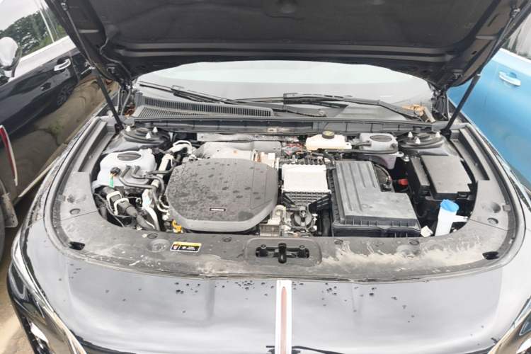 Used Hongqi H5 PHEV 2025 170 Super Hybrid Version Engine Bay