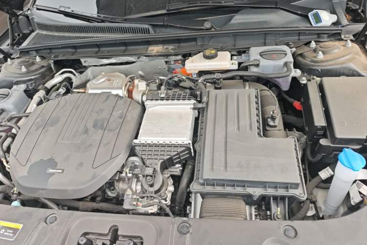 Used Hongqi H5 PHEV 2025 130 Super Hybrid Version Engine Bay