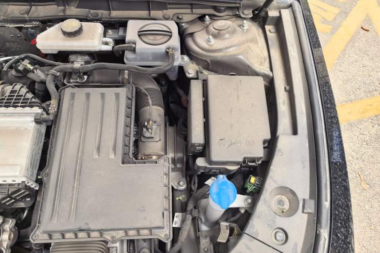 Used Hongqi H5 PHEV 2025 170 Super Hybrid Version Engine Bay Left