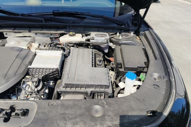 Used Hongqi H5 PHEV 2025 130 Super Hybrid Version Engine Bay Left