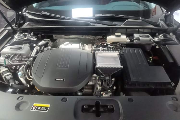 Used Hongqi H5 PHEV 2025 170 Super Hybrid Version Engine Bay