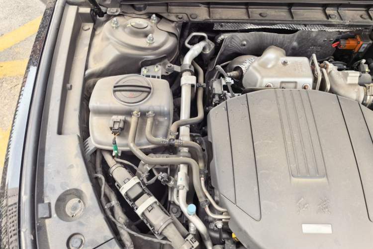 Used Hongqi H5 PHEV 2025 170 Super Hybrid Version Engine Bay Right