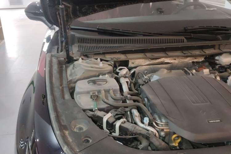 Used Hongqi H5 PHEV 2025 170 Super Hybrid Version Engine Bay Right