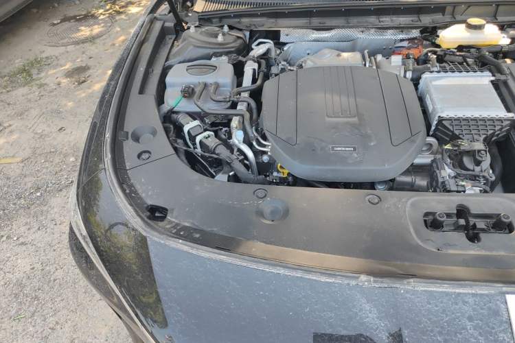 Used Hongqi H5 PHEV 2025 170 Super Hybrid Version Engine Bay Right