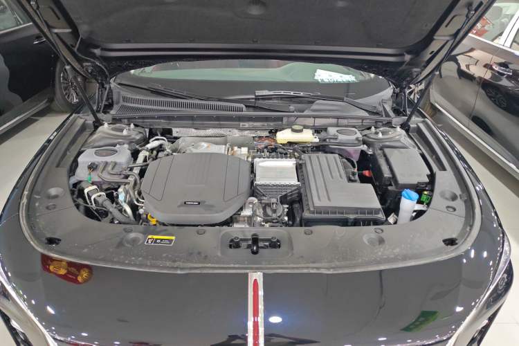 Used Hongqi H5 PHEV 2025 170 Super Hybrid Version Engine Bay