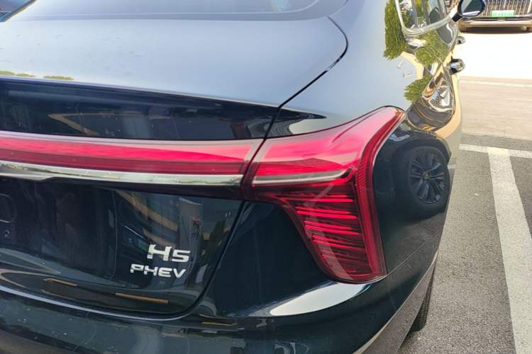 Used Hongqi H5 PHEV 2025 130 Super Hybrid Version Exterior 3
