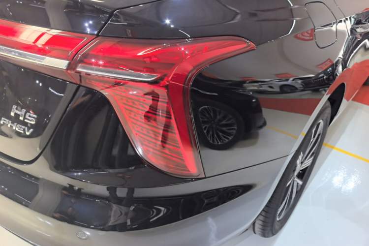 Used Hongqi H5 PHEV 2025 170 Super Hybrid Version Exterior 3