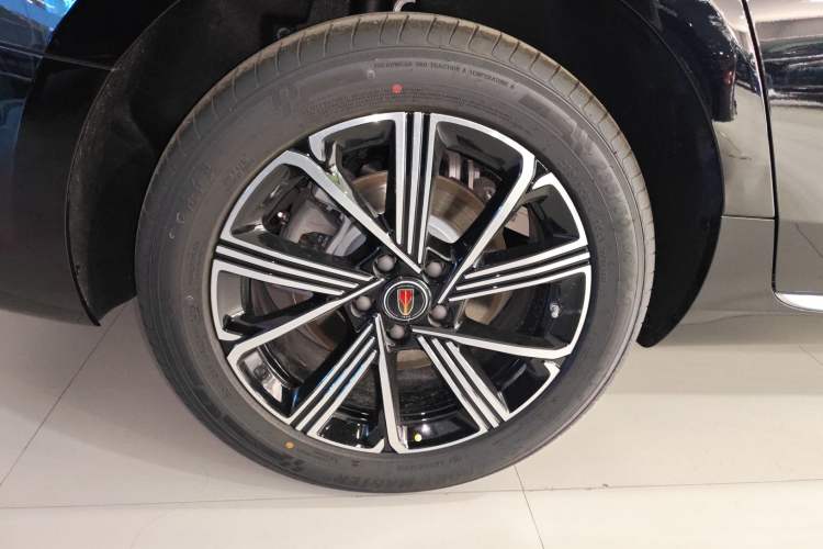 Used Hongqi H5 PHEV 2025 170 Super Hybrid Version Exterior 5