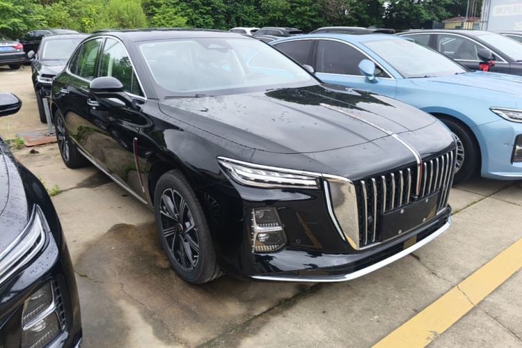 Used Hongqi H5 PHEV 2025 170 Super Hybrid Version Front Right 45 Deg