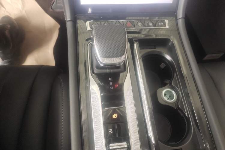 Used Hongqi H5 PHEV 2025 170 Super Hybrid Version Gear Lever