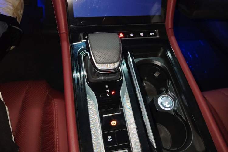 Used Hongqi H5 PHEV 2025 130 Super Hybrid Version Gear Lever