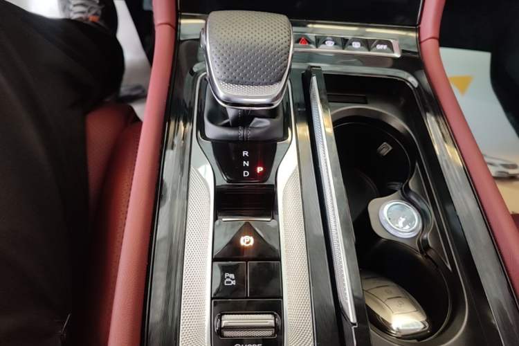 Used Hongqi H5 PHEV 2025 130 Super Hybrid Version Gear Lever