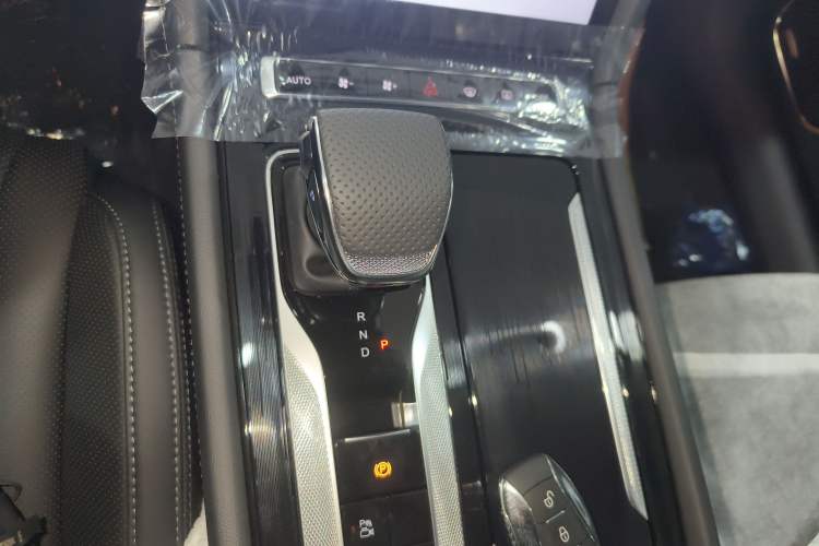 Used Hongqi H5 PHEV 2025 170 Super Hybrid Version Gear Lever