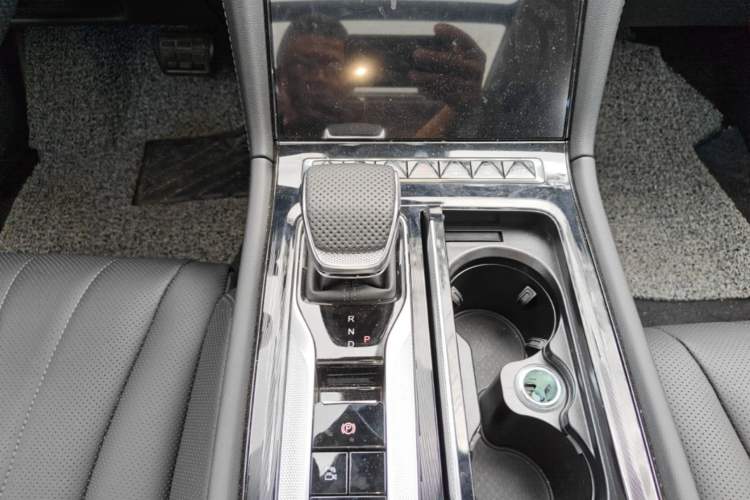 Used Hongqi H5 PHEV 2025 170 Super Hybrid Version Gear Lever