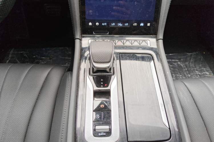Used Hongqi H5 PHEV 2025 130 Super Hybrid Version Gear Lever