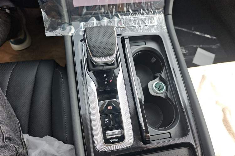 Used Hongqi H5 PHEV 2025 170 Super Hybrid Version Gear Lever