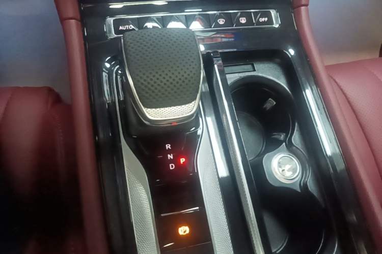 Used Hongqi H5 PHEV 2025 170 Super Hybrid Version Gear Lever