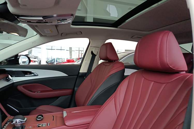 Used Hongqi H5 PHEV 2025 130 Super Hybrid Version Headliner