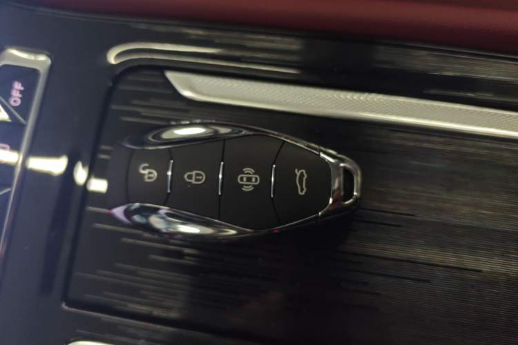 Used Hongqi H5 PHEV 2025 130 Super Hybrid Version Interior 1