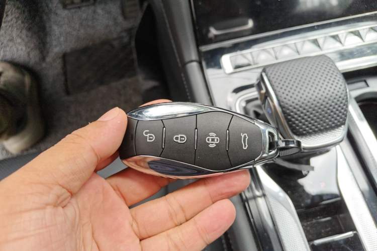 Used Hongqi H5 PHEV 2025 170 Super Hybrid Version Interior 1