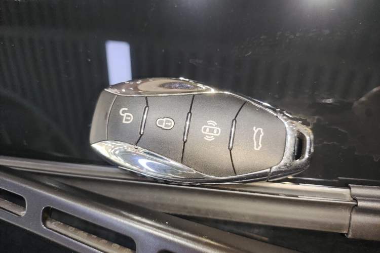 Used Hongqi H5 PHEV 2025 170 Super Hybrid Version Interior 1