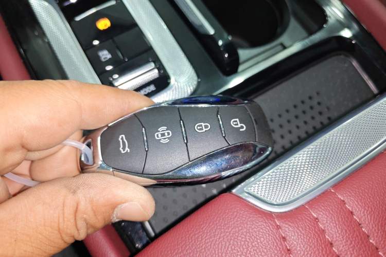 Used Hongqi H5 PHEV 2025 170 Super Hybrid Version Interior 1