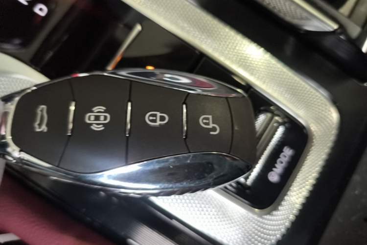 Used Hongqi H5 PHEV 2025 170 Super Hybrid Version Interior 1