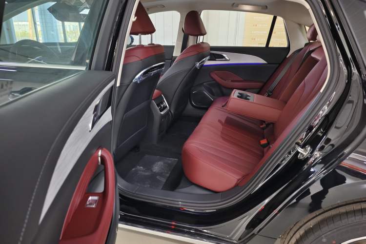 Used Hongqi H5 PHEV 2025 170 Super Hybrid Version Interior 2