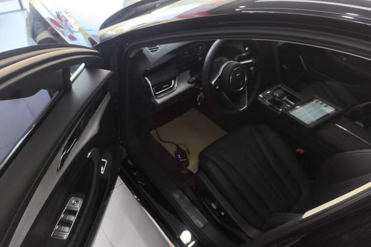 Used Hongqi H5 PHEV 2025 130 Super Hybrid Version Interior 3