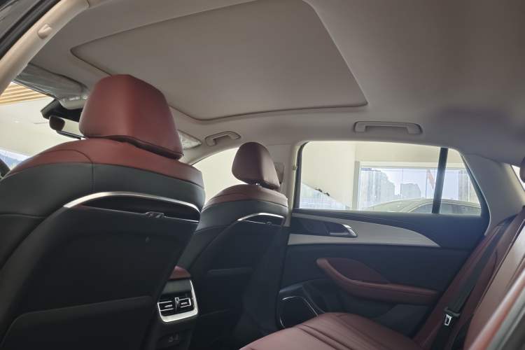Used Hongqi H5 PHEV 2025 130 Super Hybrid Version Interior 5