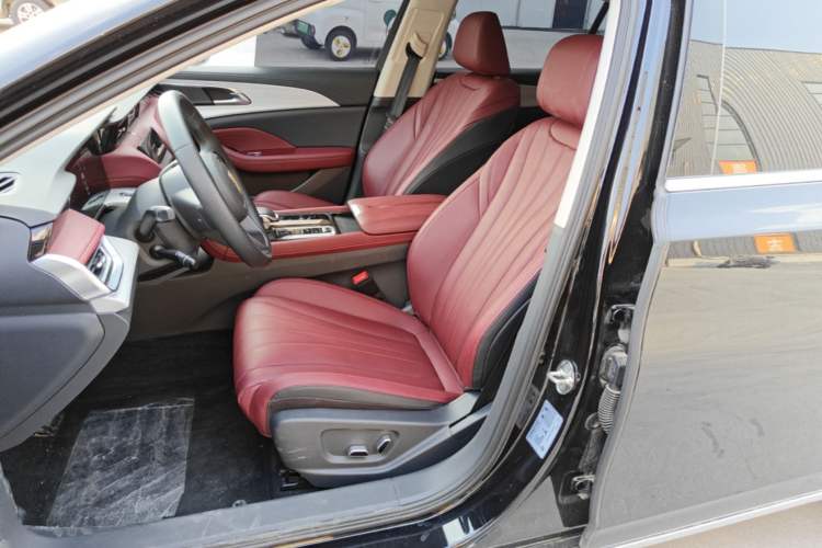 Used Hongqi H5 PHEV 2025 130 Super Hybrid Version Left Front Seat