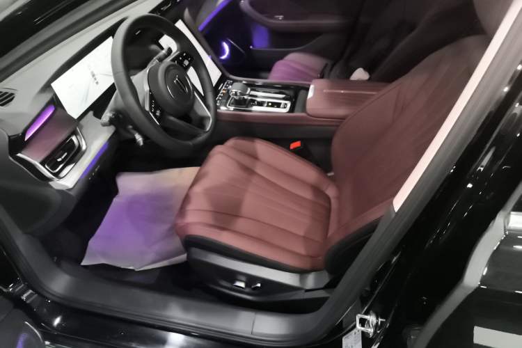 Used Hongqi H5 PHEV 2025 130 Super Hybrid Version Left Front Seat