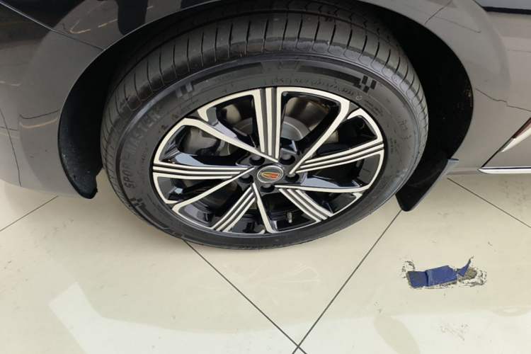 Used Hongqi H5 PHEV 2025 170 Super Hybrid Version Left Front Wheel Hub