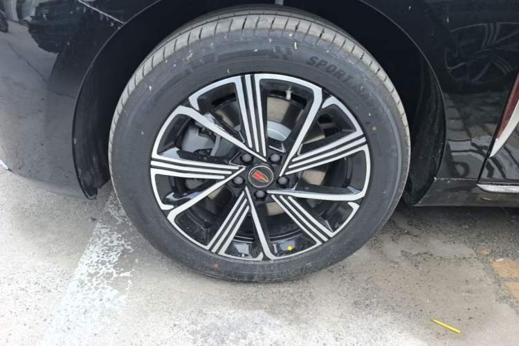 Used Hongqi H5 PHEV 2025 130 Super Hybrid Version Left Front Wheel Hub