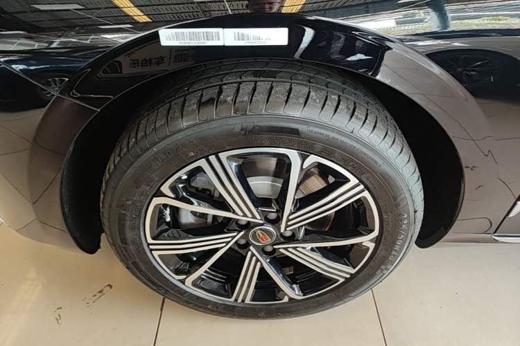Used Hongqi H5 PHEV 2025 130 Super Hybrid Version Left Front Wheel Hub
