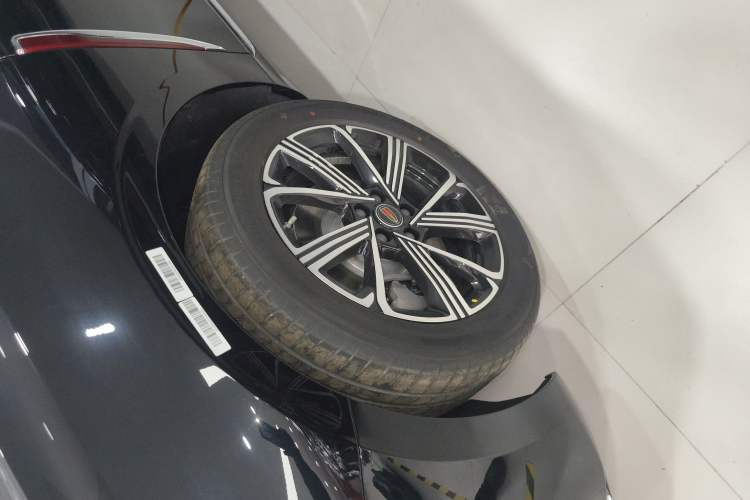 Used Hongqi H5 PHEV 2025 170 Super Hybrid Version Left Front Wheel Hub